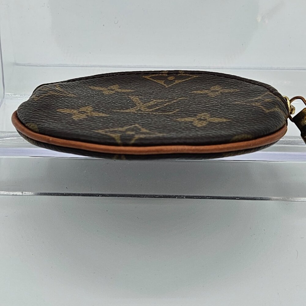 Louis Vuitton Monogram Canvas Zipper Round Coin Pouch - Picture 3 of 8